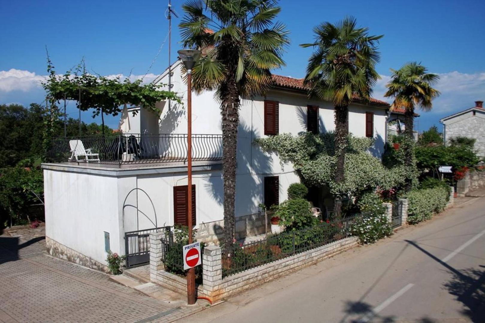 Anamarija Apartments Near The Beach And The Fantastic Adria Sea With Over 10 Small Islands Close By Funtana Exterior photo