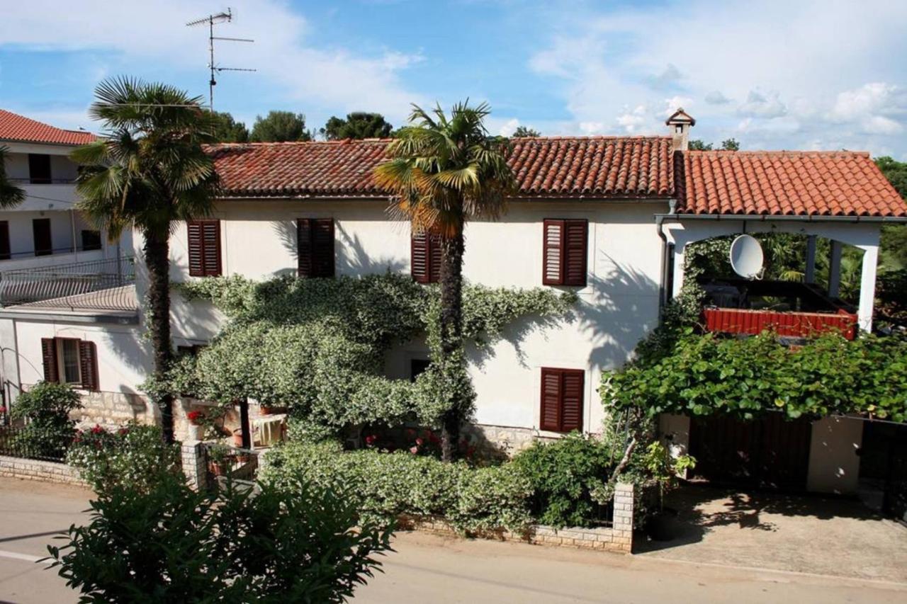 Anamarija Apartments Near The Beach And The Fantastic Adria Sea With Over 10 Small Islands Close By Funtana Exterior photo